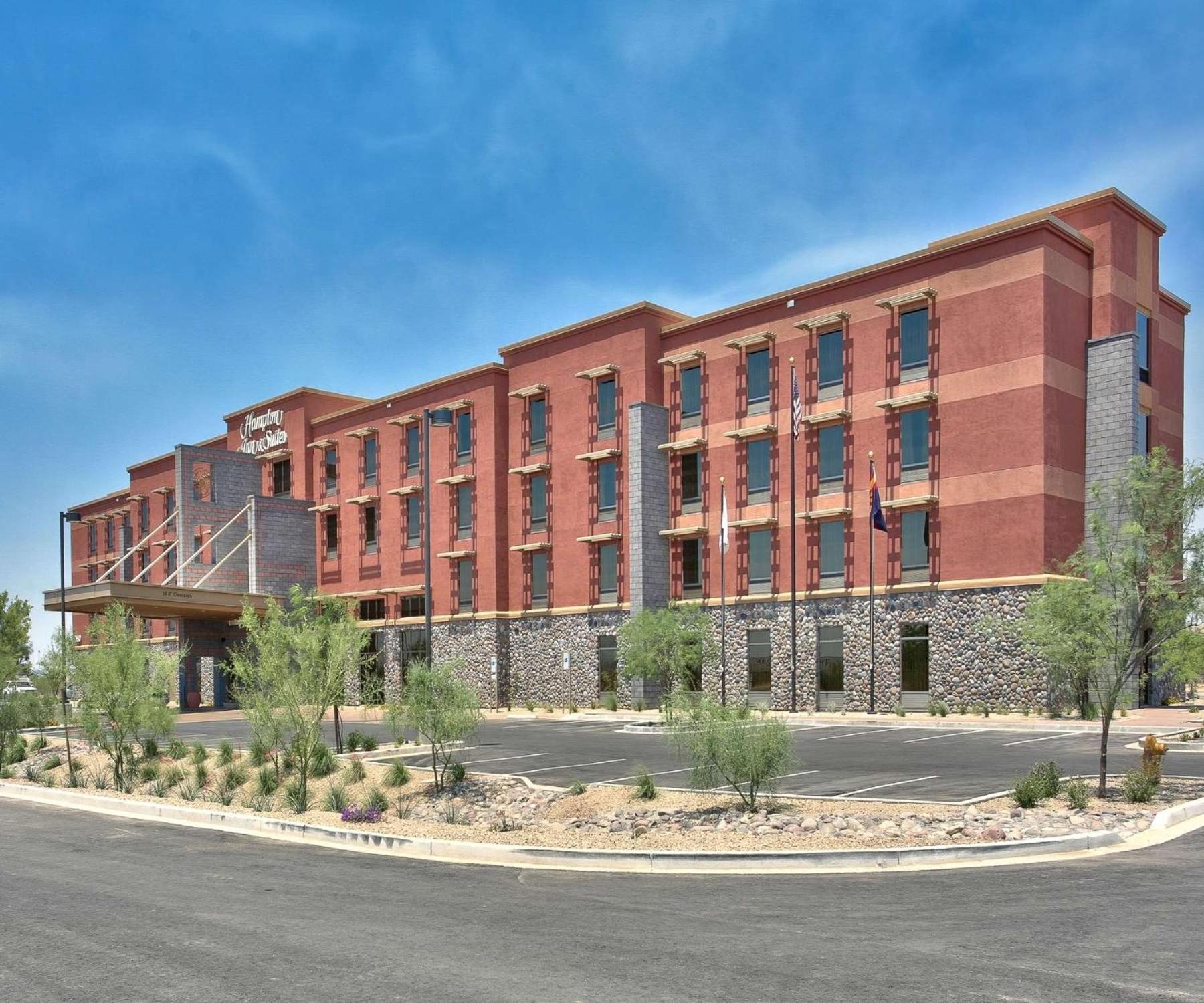 Hampton Inn & Suites Scottsdale At Talking Stick Exterior photo